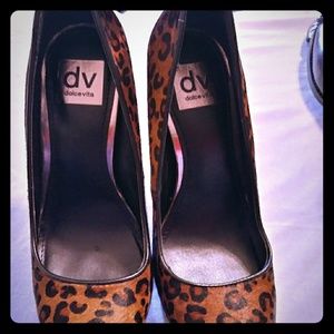 dvd stiletto heels mint condition